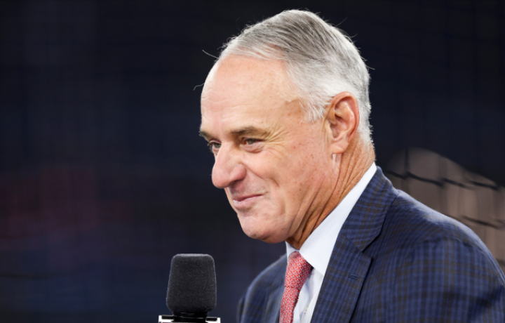 Batear: &iquest;MLB necesita un tope salarial?