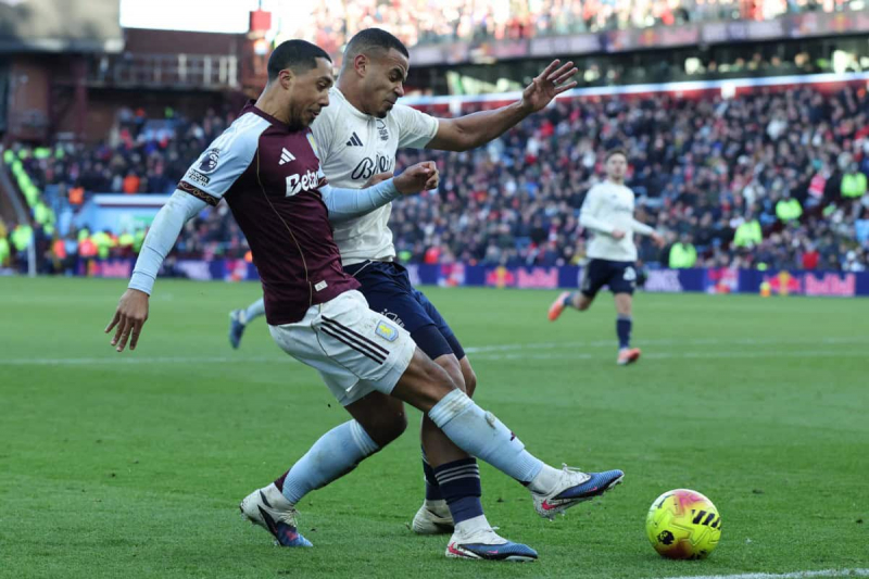 El líder Arsenal sigue imparable, Aston Villa se reencuentra con la victoria en la Premier