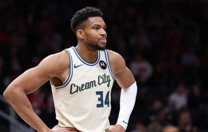 Giannis Antetokounmpo critica a sus compa&ntilde;eros de equipo de los Bucks despu&eacute;s de la derrota por 122-102 ante el Thunder