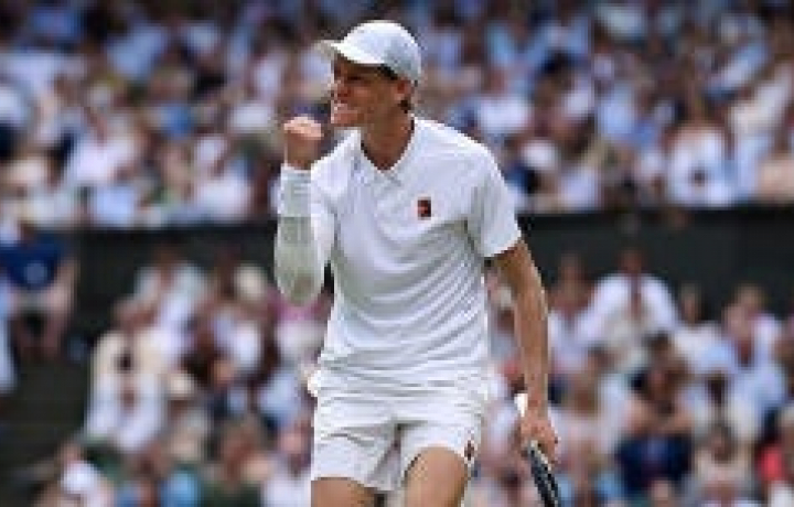 Jannik Sinner se lleva Wimbledon: la f&oacute;rmula ganadora para desbancar a Carlos Alcaraz tras el colapso del Abierto de Francia
