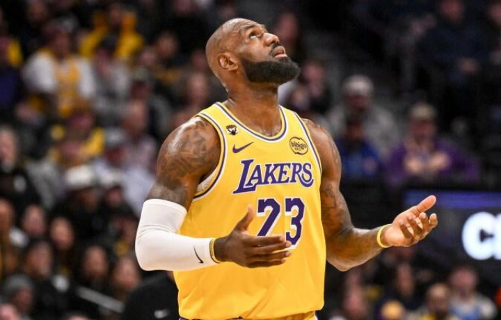 LeBron James de los Lakers responde a las frustraciones reportadas por Jeanie Buss con &eacute;l