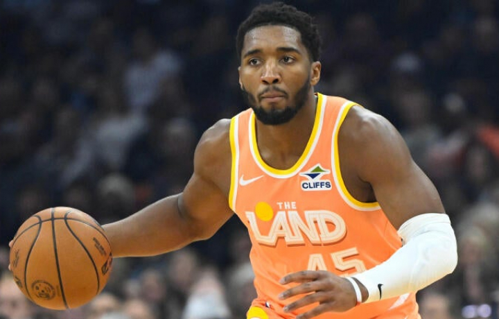 Probabilidades, l&iacute;neas, diferenciales, selecciones, predicciones de la NBA: este lunes el parlay supera los +600