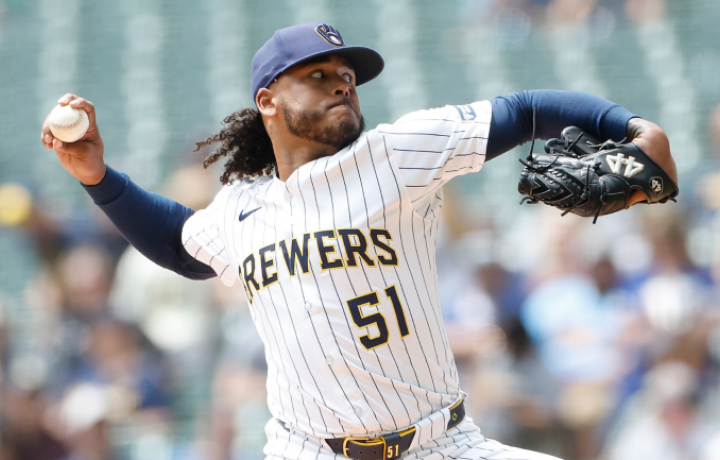 Rumores de la MLB: Mets trabajando en el canje de Freddy Peralta; Cardenales miran al jardinero veterano
