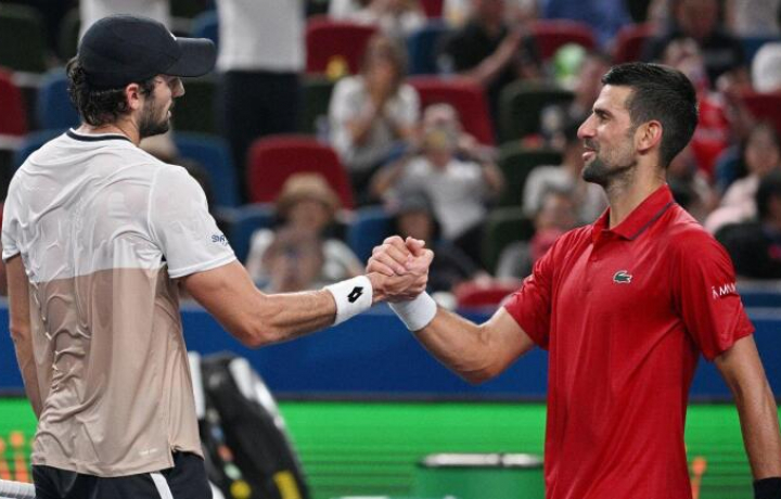 Valentin Vacherot sorprende a Novak Djokovic y se enfrentar&aacute; a su primo como finalista con el ranking m&aacute;s bajo en la historia del ATP Masters 1000