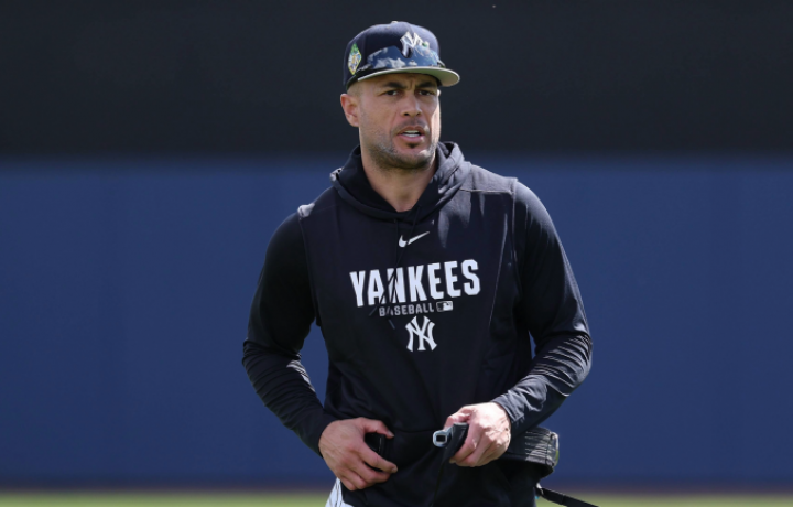 C&oacute;mo planean los Yankees manejar el tiempo de juego de Giancarlo Stanton en 2026, a pesar de que "no puede abrir una bolsa de fichas"