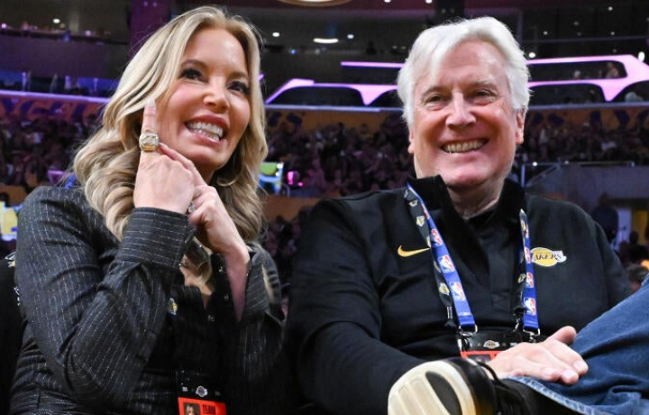 Confidencial de Los &Aacute;ngeles: los Lakers supuestamente planean remodelar la oficina principal a la imagen de los Dodgers