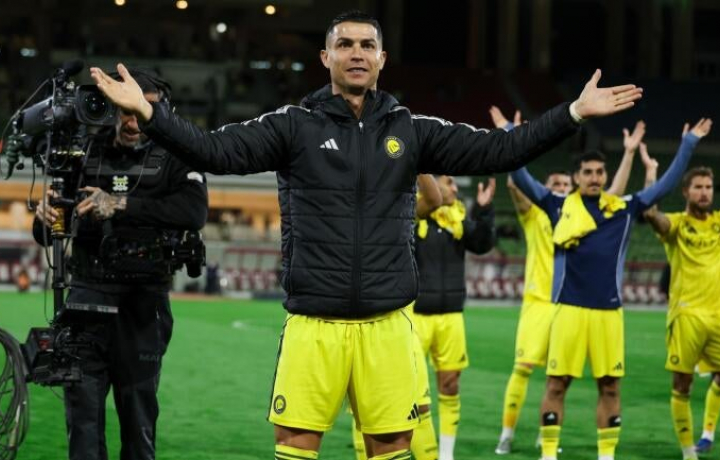 Cristiano Ronaldo compra una participaci&oacute;n del 25% en el club espa&ntilde;ol Almer&iacute;a mientras el equipo se acerca a un posible regreso a LaLiga
