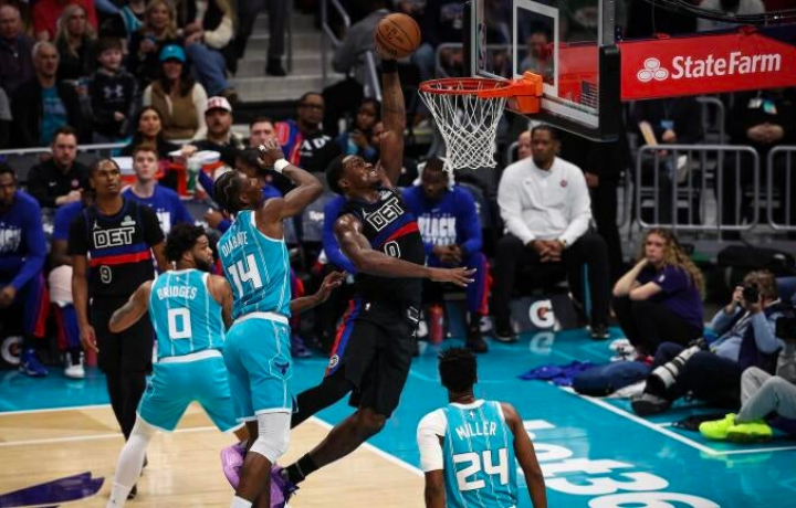 Cuatro expulsiones: la falta de Moussa Diabat&eacute; sobre Jalen Duren provoca pelea entre Hornets y Pistons