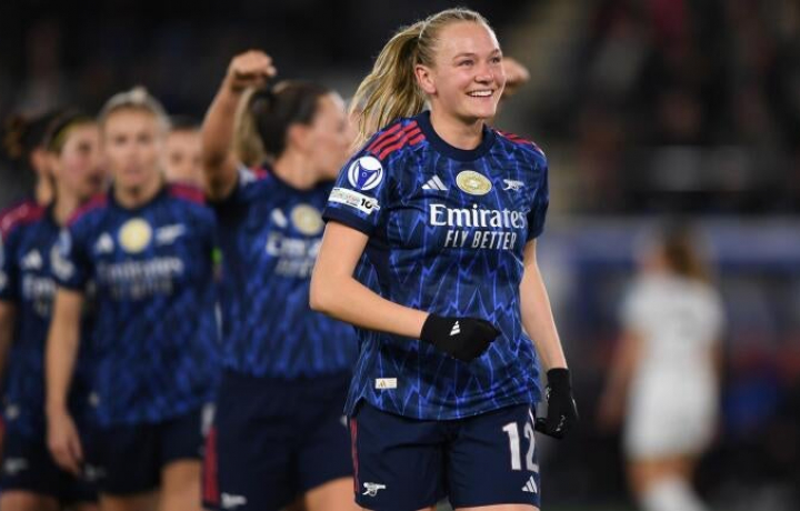 Eliminatorias de la Liga de Campeones Femenina de la UEFA: el Arsenal alcanza su punto m&aacute;ximo en el momento adecuado; El Manchester United destroza al Atl&eacute;tico de Madrid