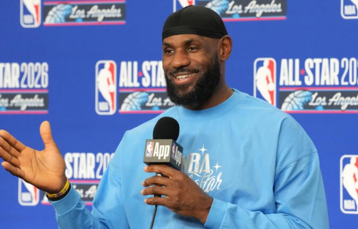 LeBron James aborda el futuro: 'Cuando lo sepa, ustedes sabr&aacute;n' si jugar&aacute; la pr&oacute;xima temporada o se retirar&aacute;