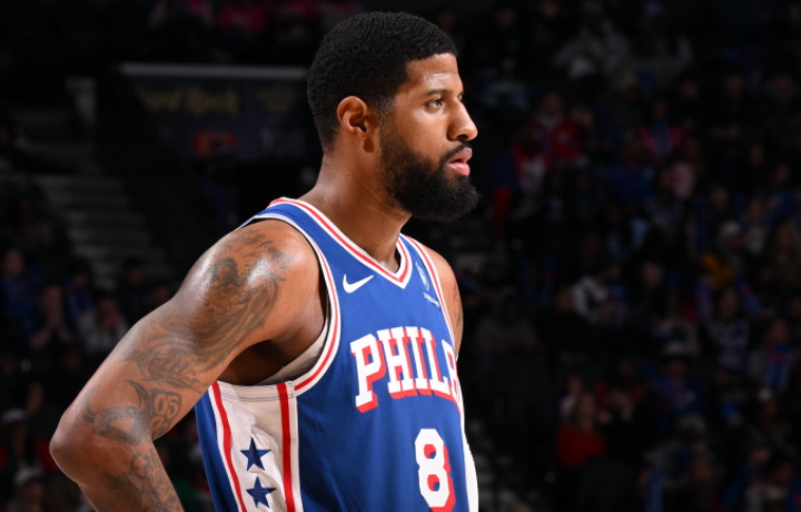 Paul George, de los 76ers, suspendido 25 juegos por violar la pol&iacute;tica antidrogas de la NBA