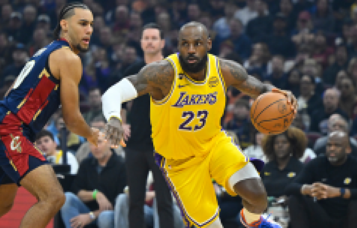 Rob Pelinka seguir&aacute; como presidente de los Lakers, pero ahora que tiene todas las ventajas a su disposici&oacute;n, se le acabaron las excusas.