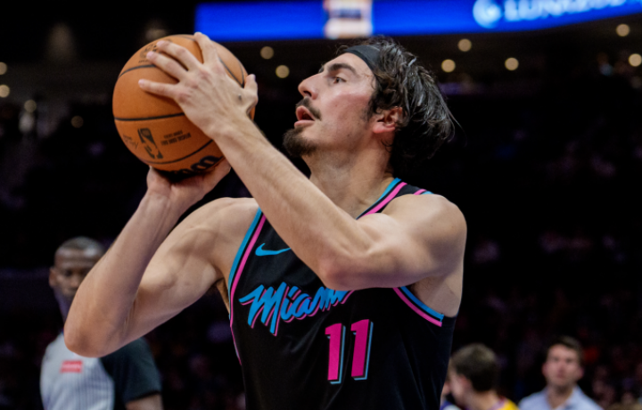 C&oacute;mo Jaime J&aacute;quez Jr. del Heat se recuper&oacute; y se impuls&oacute; a la carrera por el Sexto Hombre del A&ntilde;o