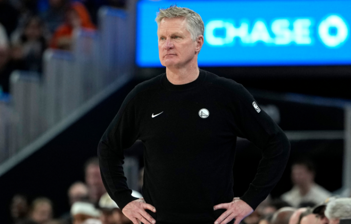 &iquest;Deber&iacute;a la NBA acortar su temporada? El entrenador de los Warriors, Steve Kerr, aboga por una "discusi&oacute;n significativa"