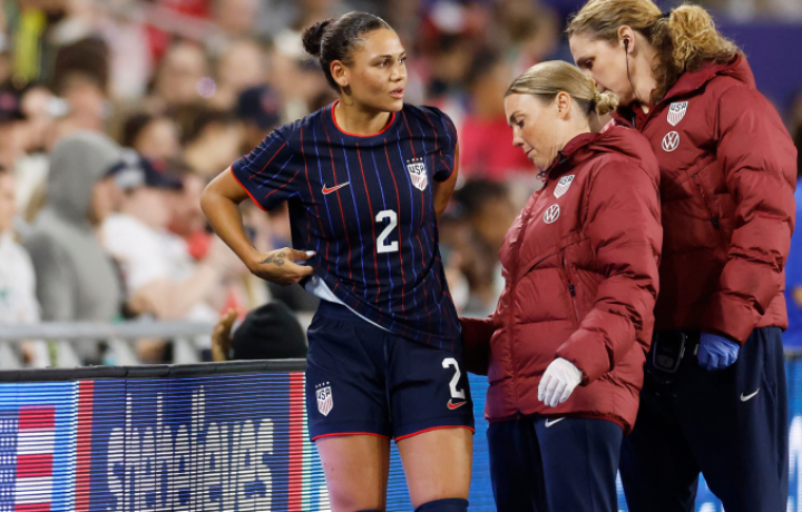 Footy Fix: La Copa SheBelieves contin&uacute;a mientras el USWNT se enfrenta a Canad&aacute;; Se calienta la carrera de la Premier League por los cinco primeros