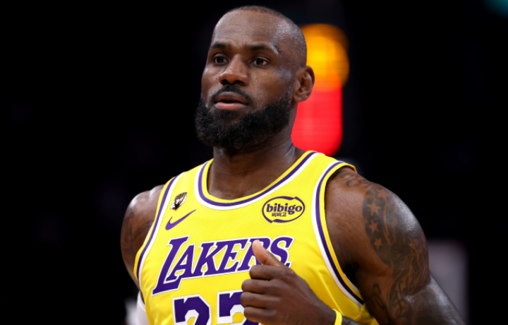 La b&uacute;squeda de LeBron James por la propiedad de la NBA puede haber topado con un obst&aacute;culo importante