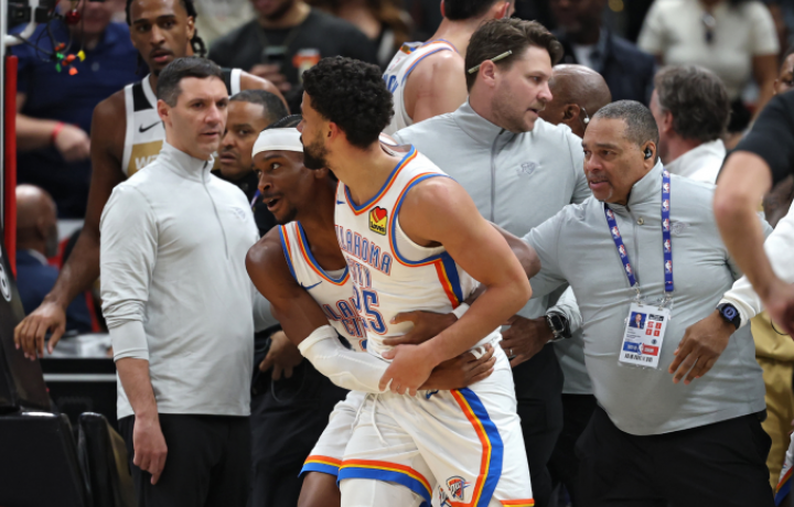 La NBA emite suspensiones por la pelea entre Thunder y Wizards que se extendi&oacute; a los asientos de la cancha