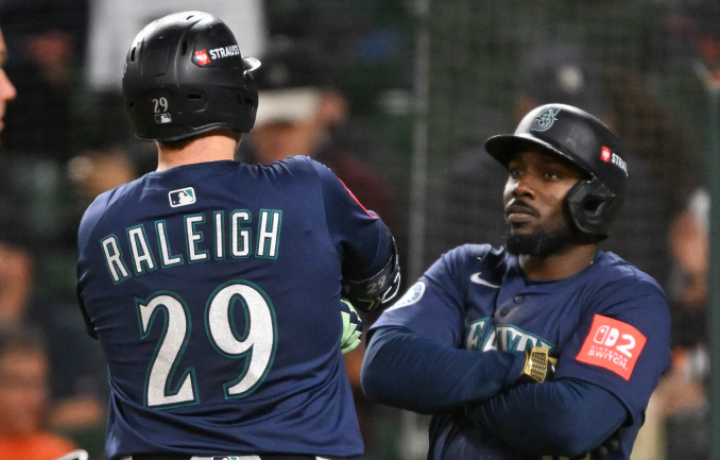 Randy Arozarena de los Marineros dice que &eacute;l y Cal Raleigh han vuelto a ser 'hermanos y compa&ntilde;eros de equipo' despu&eacute;s del alboroto del CMB