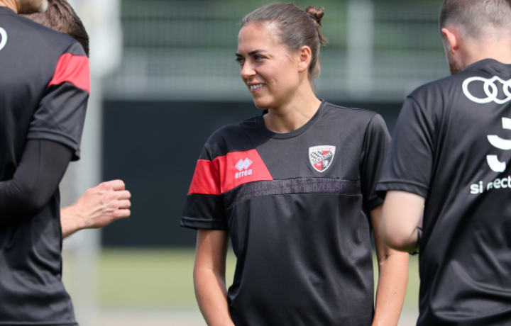 Sabrina Wittmann est&aacute; forjando un nuevo camino en el f&uacute;tbol mientras dirige al equipo masculino de tercera divisi&oacute;n Ingolstadt en Alemania
