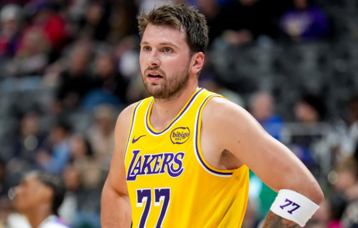 Luka Dončić quiere acelerar su regreso por lesi&oacute;n, pero los riesgos superan a las recompensas para los Lakers y su estrella