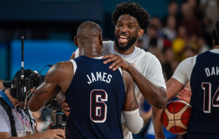 &iquest;La alineaci&oacute;n titular m&aacute;s talentosa de la NBA de todos los tiempos? LeBron James encaja perfectamente en los 76ers... si todo sale bien
