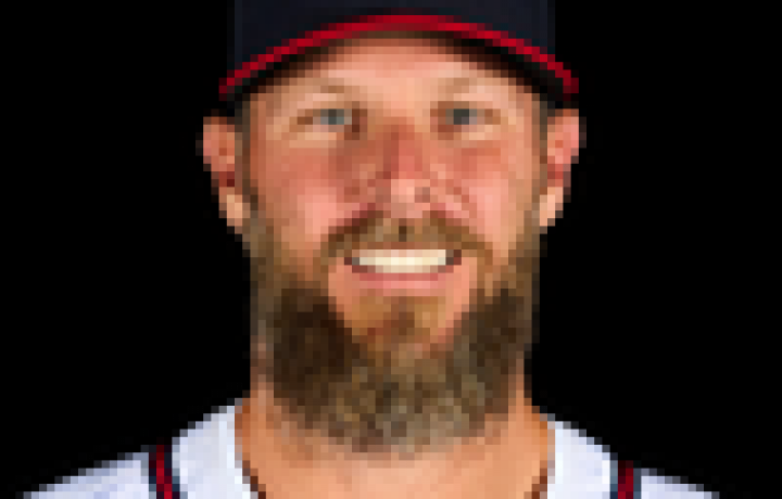 Chris Sale hace una declaraci&oacute;n de Cy Young con una blanqueada de juego completo mientras los Bravos completan la barrida de los Dodgers
