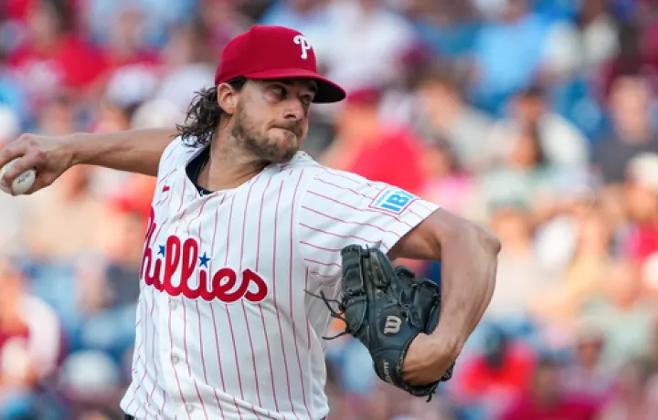 C&oacute;mo el renacimiento de Aaron Nola ha mantenido a los Filis en el panorama de los playoffs del Este de la Liga Nacional