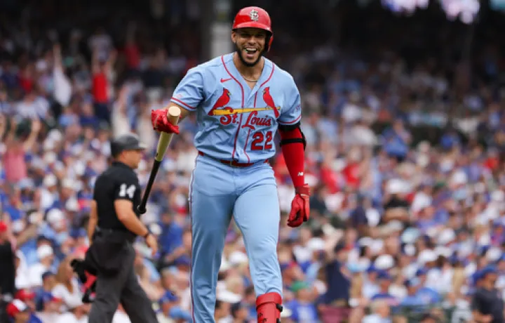 El novato de los Cardinals, Joshua B&aacute;ez, hace historia en la MLB al conectar jonr&oacute;n en sus primeros tres turnos al bate en las Grandes Ligas