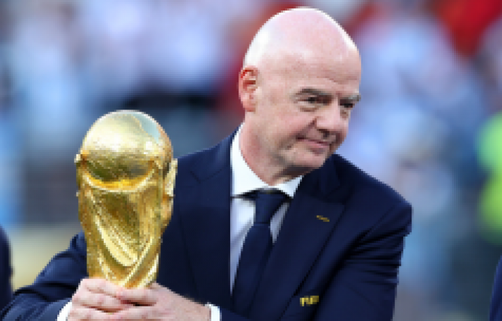 La UEFA levantar&aacute; la amenaza de boicot a los torneos de la FIFA mientras persiste la presi&oacute;n sobre Gianni Infantino, seg&uacute;n los informes
