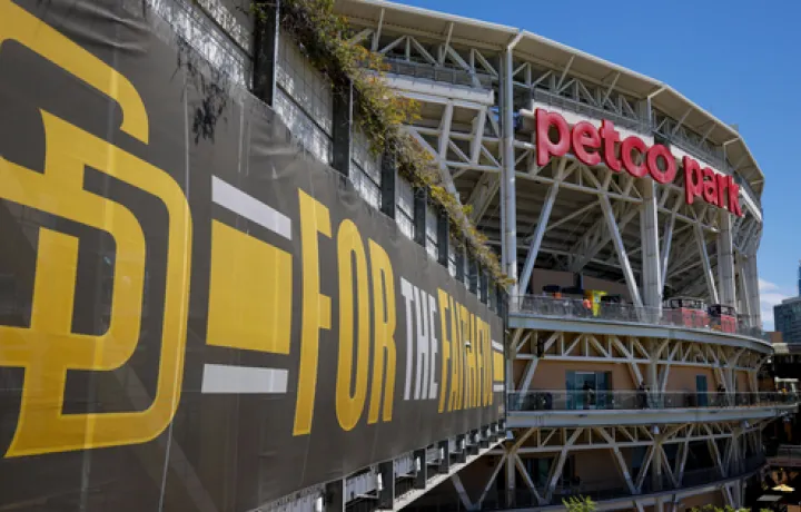 La venta de los Padres fue aprobada por unanimidad, los nuevos propietarios buscan 'traer un campeonato de la Serie Mundial a San Diego'