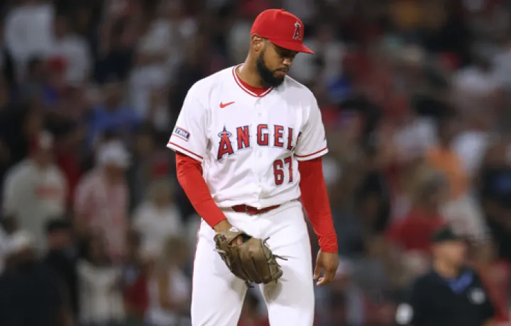 Los Angelinos empatan el r&eacute;cord de la MLB de ventajas desperdiciadas en la novena entrada despu&eacute;s de un incre&iacute;ble giro de los acontecimientos en la derrota ante los Filis