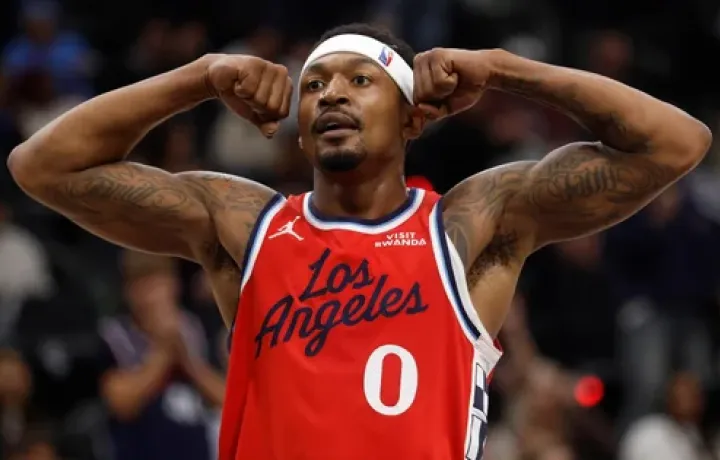 Los Clippers vuelven a contratar a Bradley Beal mientras intentan construir una plantilla mientras contin&uacute;a la saga de Kawhi Leonard