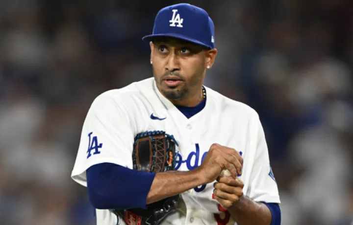 Los Dodgers colocan al cerrador Edwin D&iacute;az en la lista de lesionados mientras contin&uacute;an los problemas del bullpen