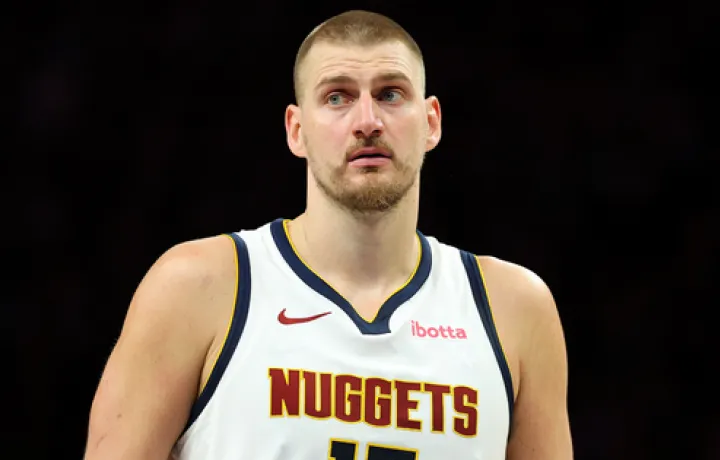 Los Nuggets desaf&iacute;an a Nikola Jokić a marcharse tras un verano ap&aacute;tico