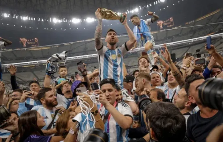 Cronolog&iacute;a de la carrera de Lionel Messi en Argentina: dos retiros, a&ntilde;os de lucha y redenci&oacute;n en el Mundial 2022